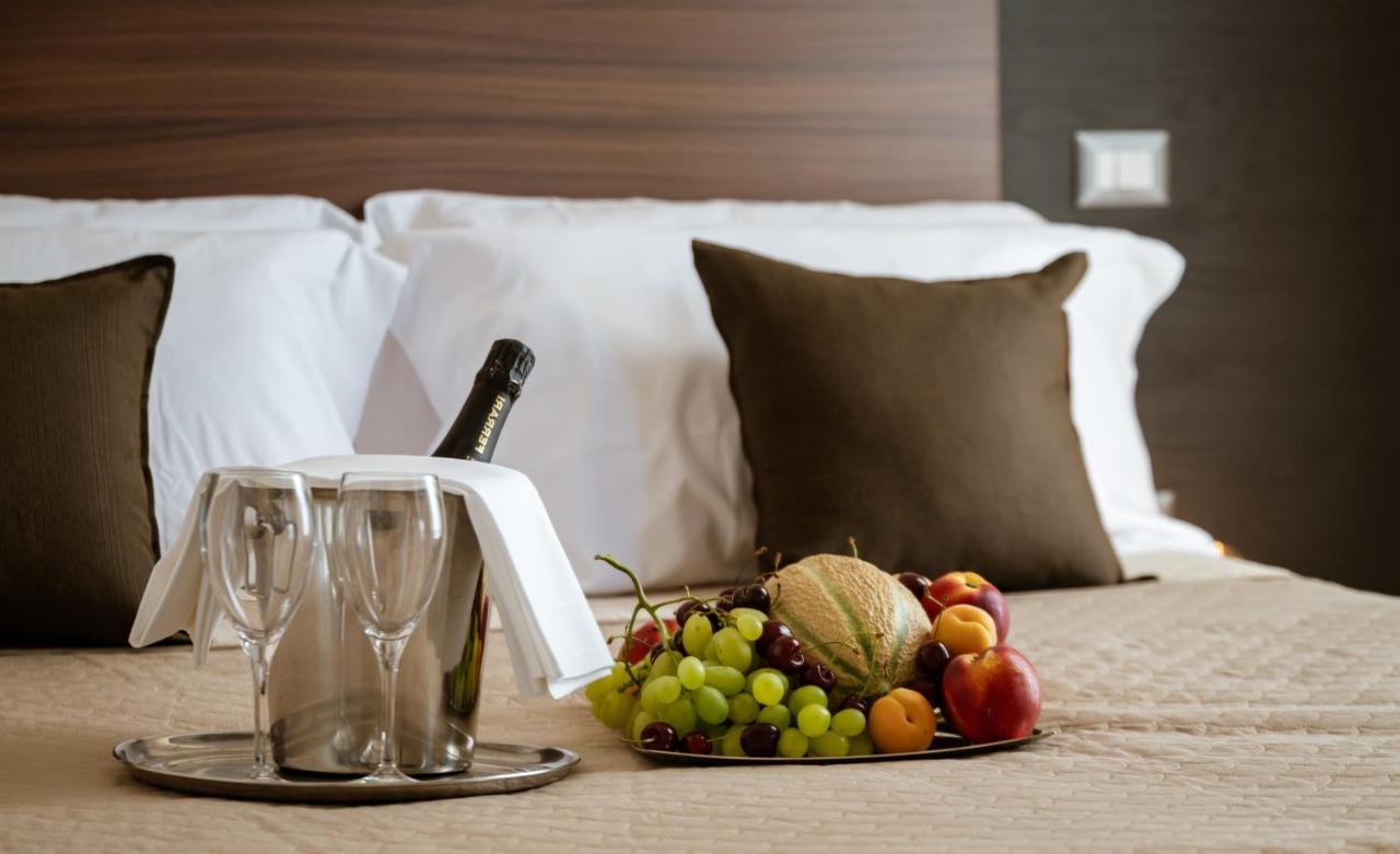 チェファル Stella VI Bed & Breakfast エクステリア 写真
